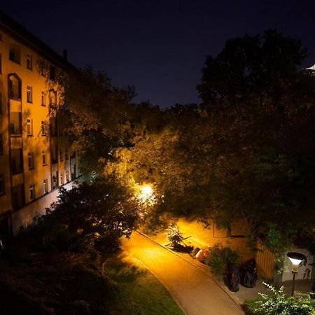 Die Kleine „Louise“ In Der Neustadt Mit Tiefgarage Dresden Bagian luar foto